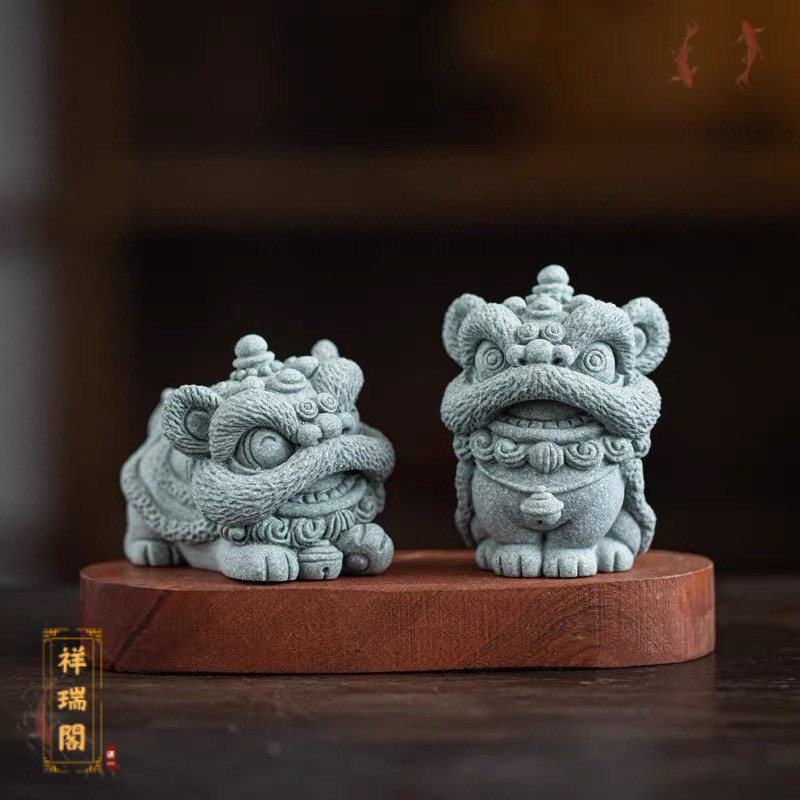 【Yuanyi】สิงห์โชว์สร้างสรรค์น่ารัก คู่สิงห์หินหินสีเขียวทึบ 招財ตกแต่งโต๊ป ตกแต่งตู้ปลา/กระถาง ของขวัญจีน
