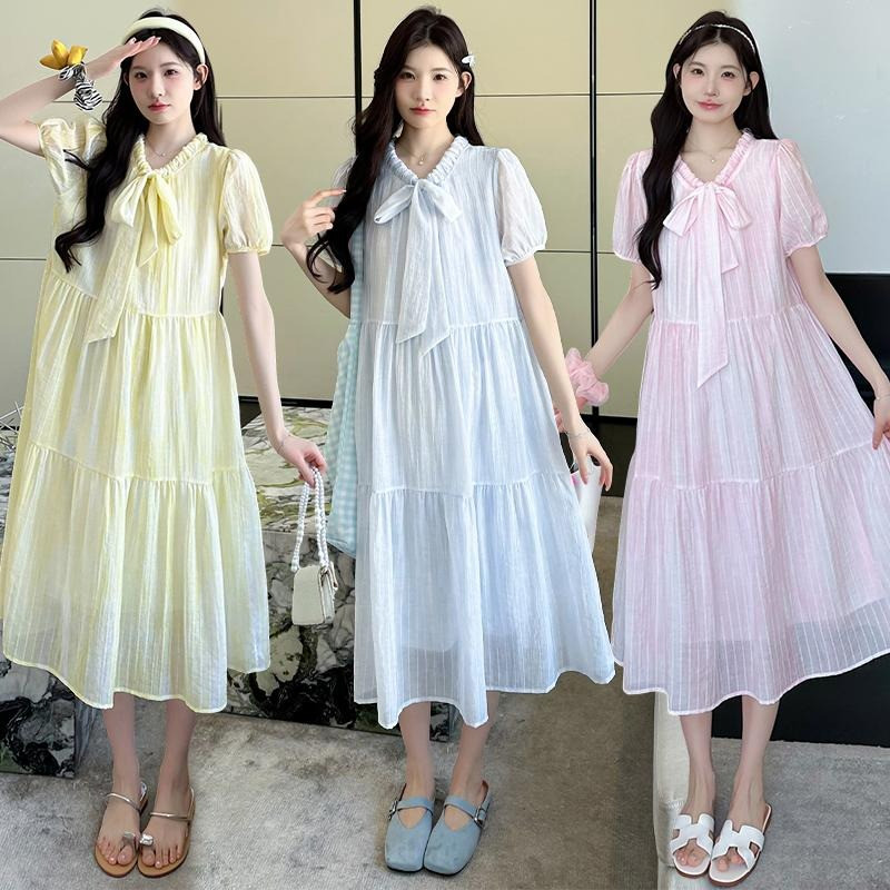 AA4628 ชุดคลุมท้องแฟชั่น เนื้อผ้าเบาใส่สบาย ลายทางช่วยให้สวมใส่ พลางหุ่นได้ดี ดีเทลช่วงคอแต่งเป็นงานผูกโบว์
