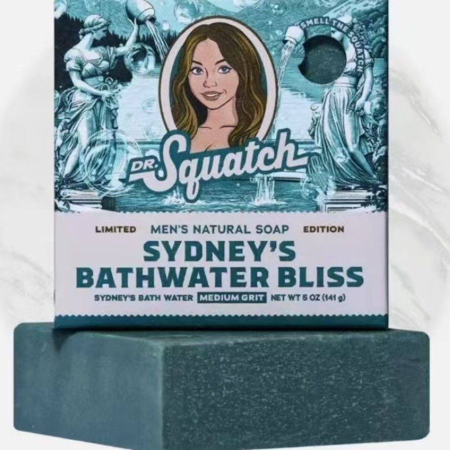 [NEW] วันนี้แนะนํารูปแบบใหม่ ดร. Squatch x Sydney Sweeney < Sydneys Bathwater B