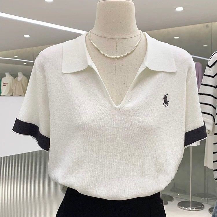 เสื้อยืดแขนสั้นผ้าไหมน้ำแข็งปัก Pony Slimmer Look สำหรับผู้หญิงไซส์พลัส