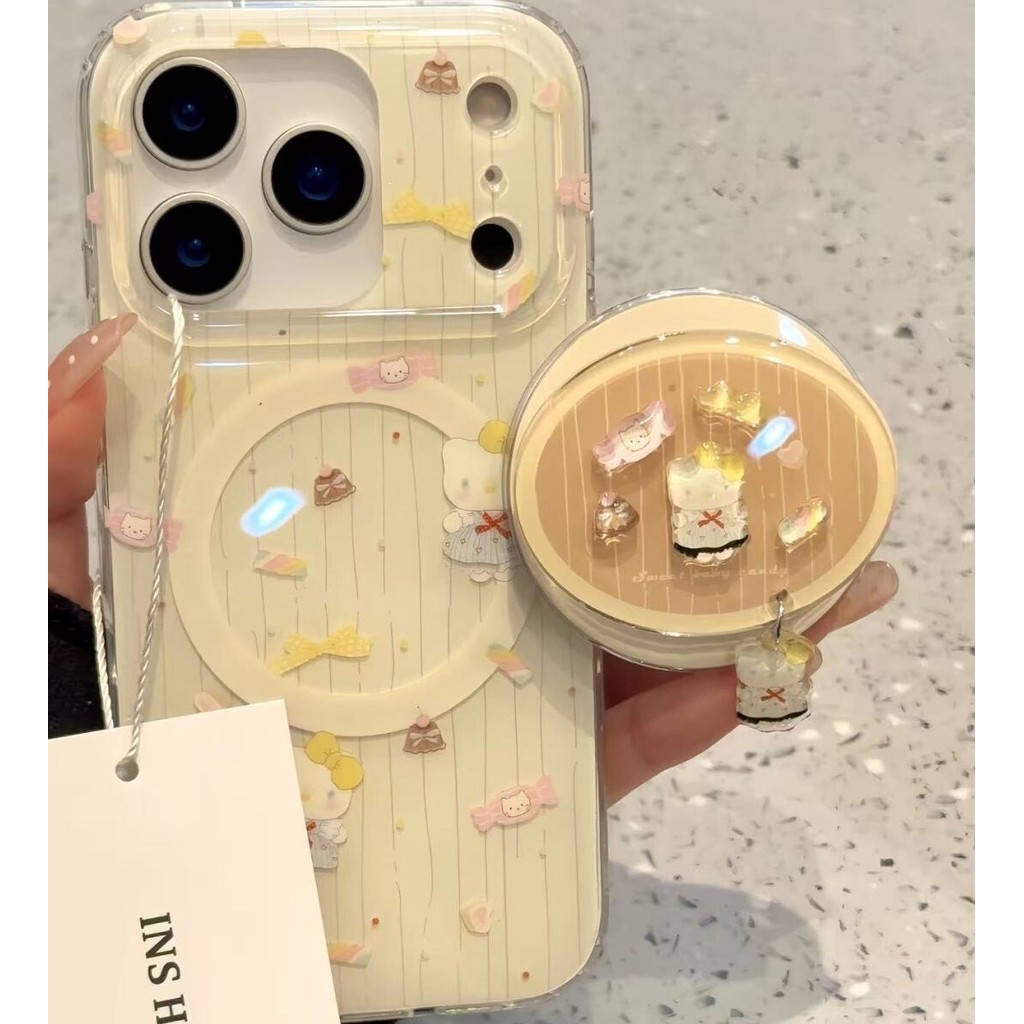 น่ารักสีขาวลาย Candy KT Cat วงเล็บแม่เหล็กโทรศัพท์มือถือกรณีเหมาะสําหรับ iPhone17Pro Max 16 15 14 13 Pro Max กันกระแทกกล้องป้องกัน Drop-proof Hard ฝาหลัง