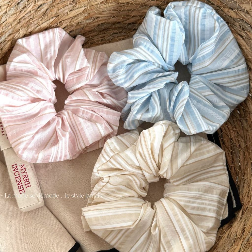 ยางรัดผมผ้าลายทางแนวตั้ง 3 สี สีชมพู ฟ้า ครีม ผ้านุ่มระบายอากาศ สไตล์มินิมอลเกาหลี รัดมวยผมประจำวัน เครื่องประดับผมสำหรับสาวๆ