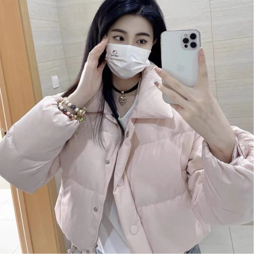 เสื้อโค้ทผู้หญิงสำหรับฤดูหนาว ดีไซน์สวมใส่ง่าย และเนื้อผ้าหนานุ่ม