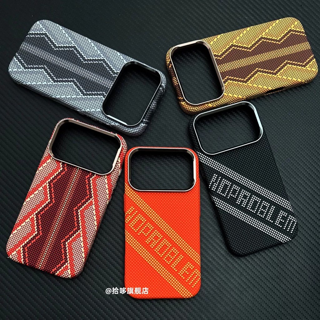 เคสแข็ง Red Snake Scepter สําหรับ iphone 17 16 15 pro max case