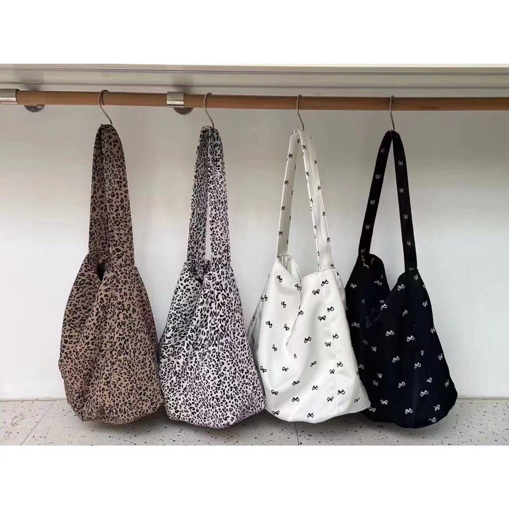 Casual Leopard Print Shoulder Tote Bag with Large Capacity - Perfect Match for Any Outfit