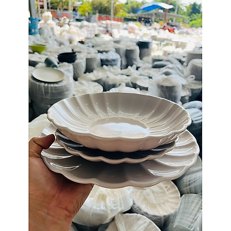 จานเซรามิค สไตล์ scallop สีขาวครีม มีหลายขนาด