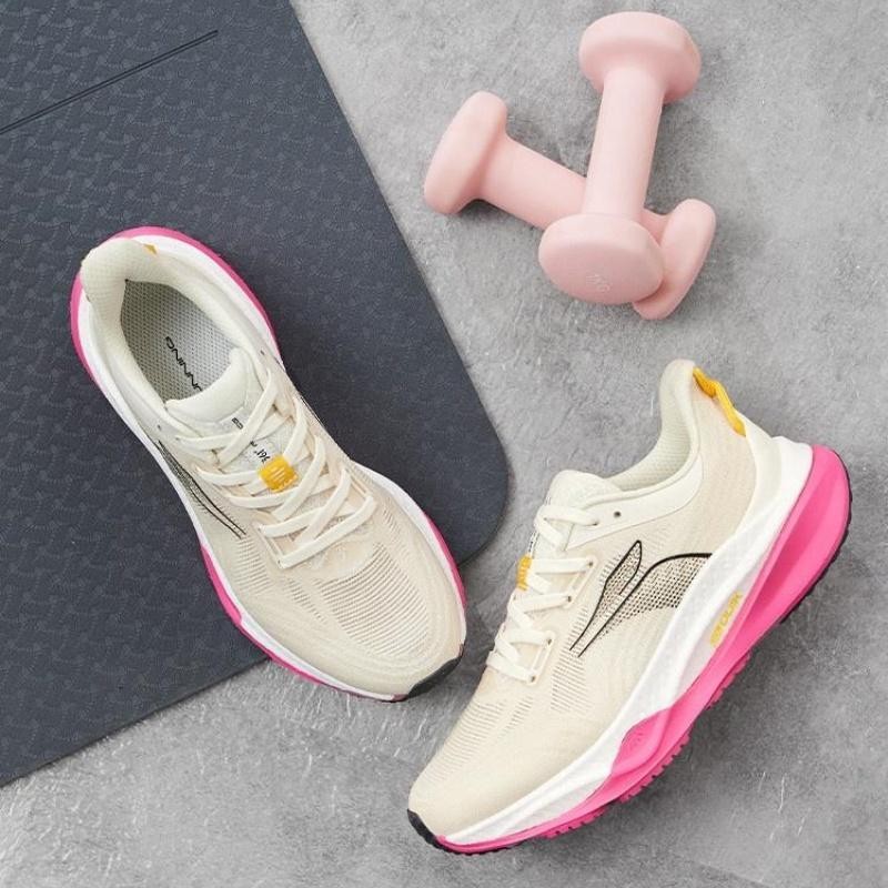 361 Degree Fierce 4.0 รองเท้าวิ่งผู้หญิงสไตล์โฉบเฉี่ยว พร้อมตาข่ายระบายอากาศและการดูดซับแรงกระแทก เพ