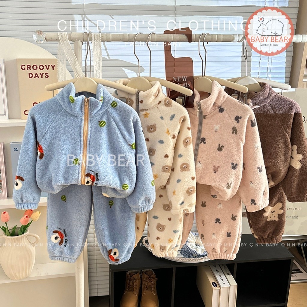 ชุดนอนกันหนาวเด็ก  ชุดนอนแขนยาวขายาว 2 ชิ้น เนื้อผ้าขนแกะหนา กันหนาวกันลม พิมพ์ลายทั้งชุด