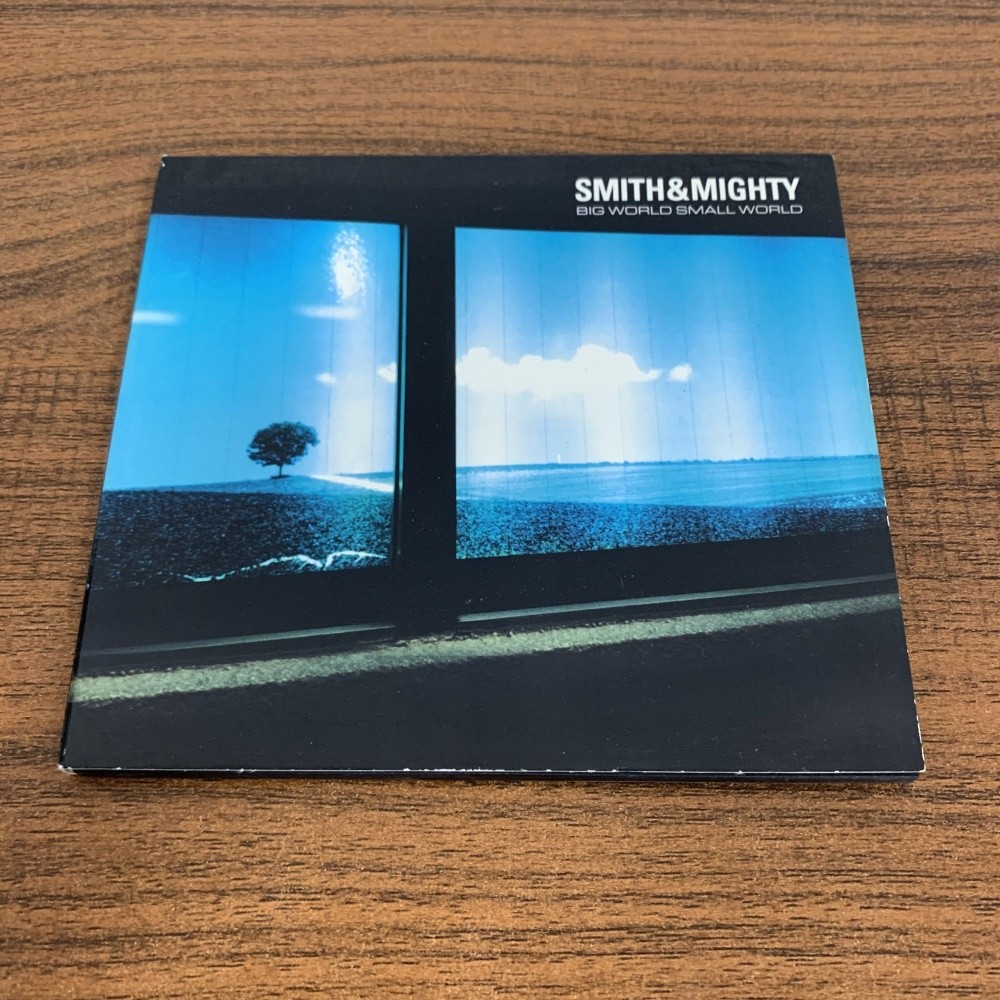 (ไม่มีการปิดผนึก) Big World Small World huang