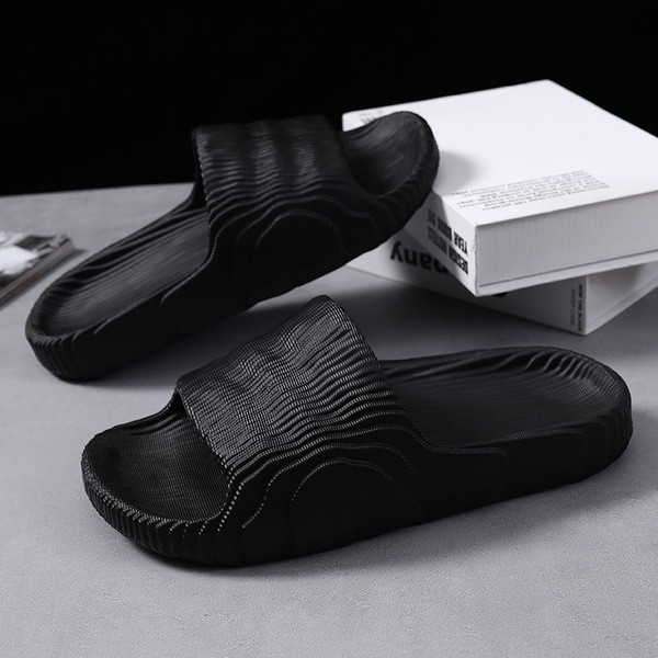 schooll รองเท้า รองเท้าแตะพลังงานแสงอาทิตย์ รองเท้าแตะผู้ชายใส่ข้างนอกในฤดูร้อน2024ใหม่ในบ้านในร่มห้