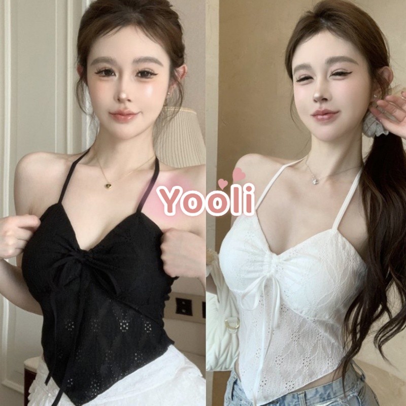 เสื้อคล้องคอสุดน่ารักพร้อมดีเทลลายฉลุและฟองน้ำในตัว เสื้อแฟชั่นผู้หญิง สีดำ ราคา ถูกที่สุด ดีลบีเคเค