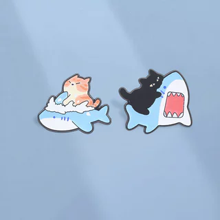 แมวน่ารัก Shark Enamel Pins ตลกสีส้มสีดําแมวเข็มกลัดการ์ตูนสัตว์ป้ายเสื้อผ้าอุปกรณ์เสริมของขวัญสําหรับเพื่อน