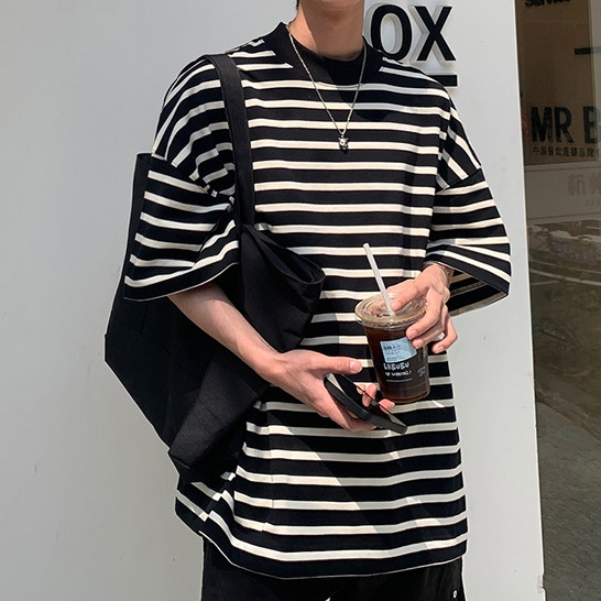 Proman- สไตล์อเมริกัน แนววินเทจ ยอดนิยม แขนสั้น ชาย แฟชั่น ลายทาง เสื้อยืด ลำลอง แมทช์ลุคง่าย