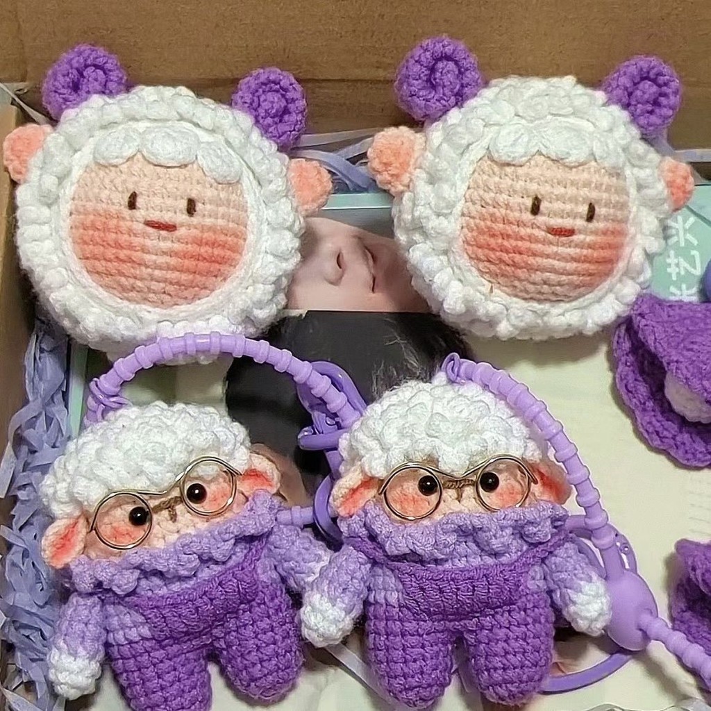 สินค้าใหม่พร้อมสต็อกขนสัตว์ถักพวงกุญแจน่ารักตุ๊กตาแกะ diy โครเชต์วัสดุเกี๊ยวจี้ Zhang Yixing สินค้า 