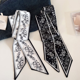 ชุดผ้าพันคอไหมลายทแยงสีดำและขาว เหมาะสำหรับผู้หญิง พร้อมของข…