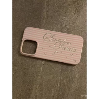 เคสโทรศัพท์ เหมาะสําหรับ iPhone ที่ไม่ซ้ํากันเงาเลเซอร์ภาษาอังกฤษ iPhone17Pro/16/15/14 เคสโทรศัพท์ 13 สาว 12 Niche 11 อารมณ์ป้องกันกรณี SZRN