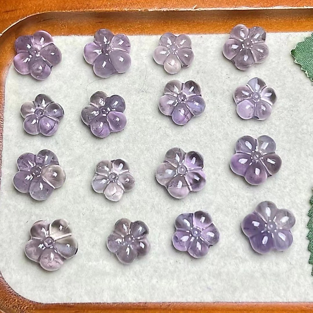 Natural Amethyst Five-กลีบดอกไม้แกะสลักชิ้นเครื่องประดับน่ารักDiy Lucky Accessories Simple All-Matchของขวัญ
