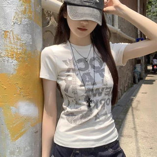 เสื้อยืดผู้หญิงแขนสั้น คอกลม ผ้าร่อง ลายตัวอักษร สไตล์ Y2K เสื้อแฟชั่นผู้หญิง ทรงเข้ารูป