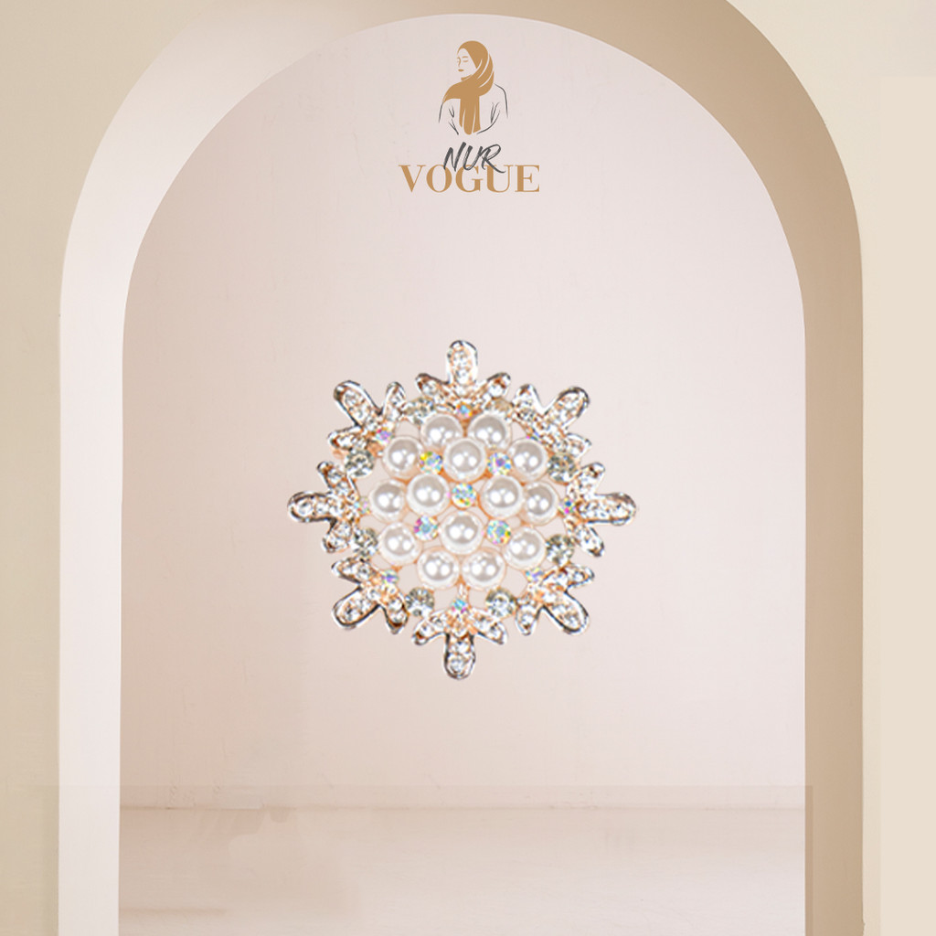 NUR VOGUE NV-B002 เข็มกลัดคริสตัลมุก - เจ้าสาวประกาย / Kerongsang Mutiara & Kristal