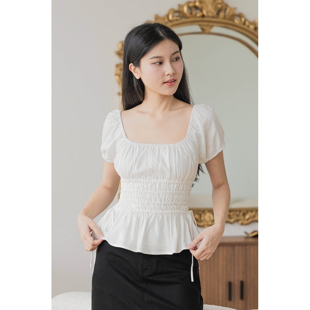 Dear Lila Shauna Gather เสื้อ Peplum (สีขาว)