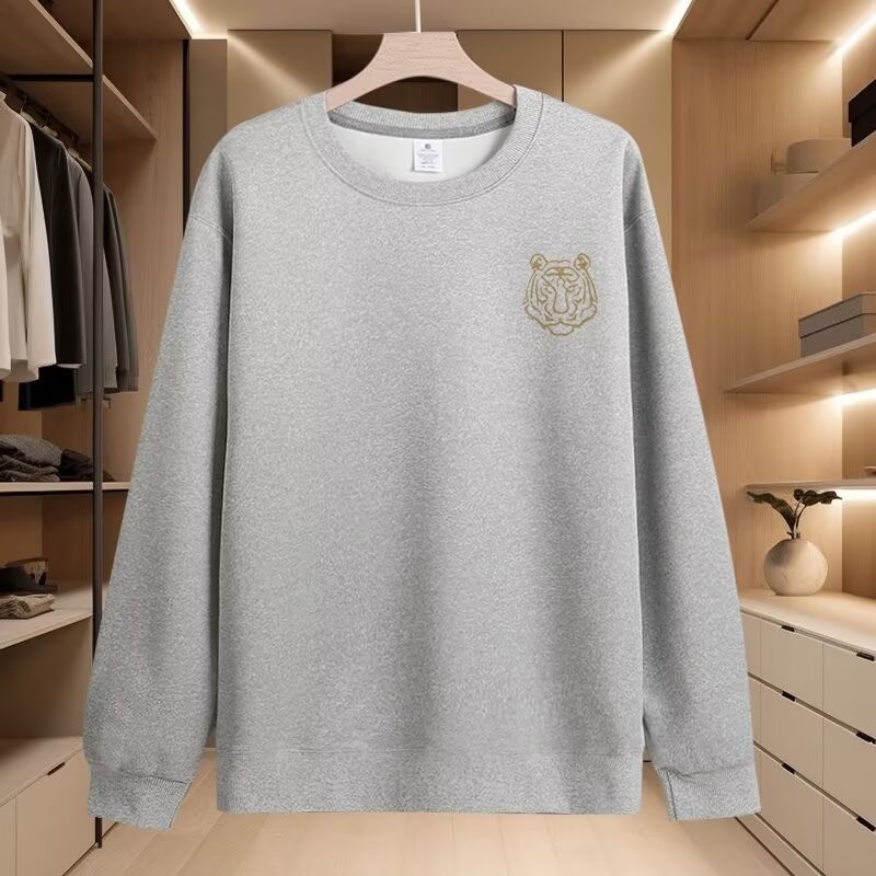 ผู้ชายอินเทรนด์สไตล์ใหม่พิมพ์รอบคอด้านบนสไตล์ฮ่องกง 2024 newchicNEW2025202523เสื้อสเวตเตอร์ฤดูใบไม้ผ