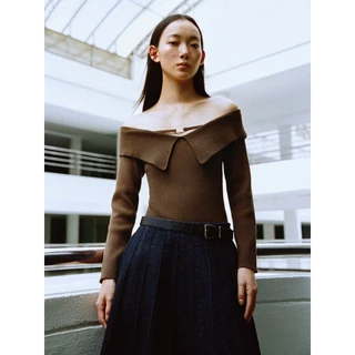 [Pomelo] เสื้อไหมพรมเปิดไหล่ / Flap-Collar Off-Shoulder Knit Top
