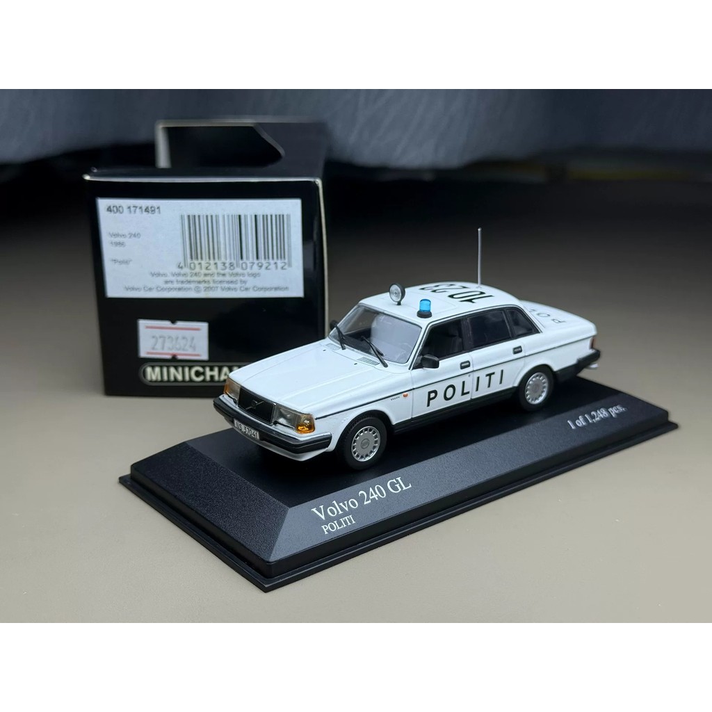 [คลังสินค้าพร้อม 1 ชุด] รถตํารวจ Mini Cut 1/43 Volvo Volvo 240 GL