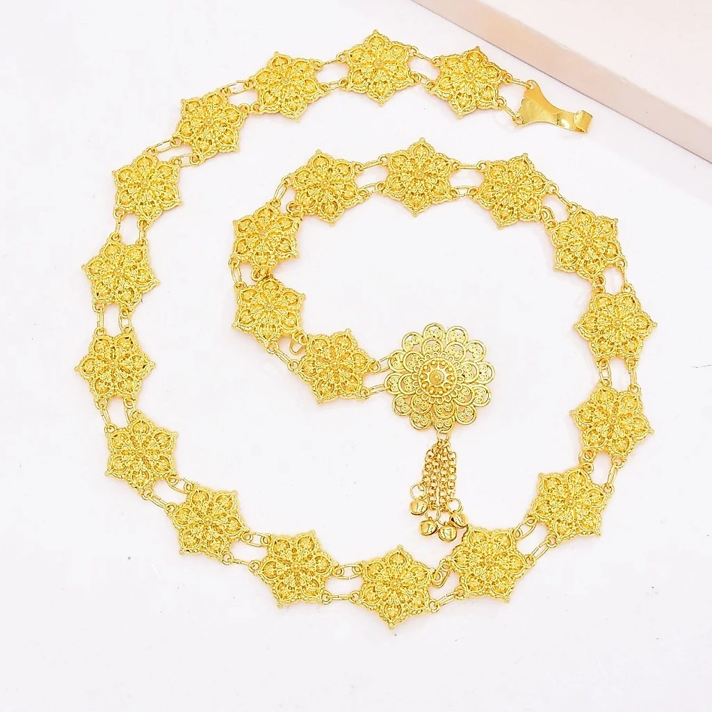 Vintage jewelry เครืองประดับโบราณเข็มขัดดอกไม้อีสานชุดล้านนาไทหัวเข็มขัด สีทอง