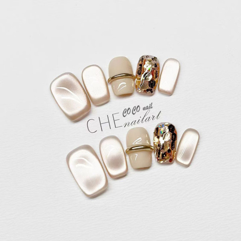 มินิมัลหรูหราว🌟สีเบจ-ทอง มุกวงโลหะ เพชรสว่างเปล่งประกาย สติกเกอร์นิลอาร์ต สำหรับเล็บสี่เหลี่ยมสั้น ประจำวันขับขี่ได้ทุกสไตล์ ชุดเล็บสวมละเอียดอ่อน - รูปที่ 7