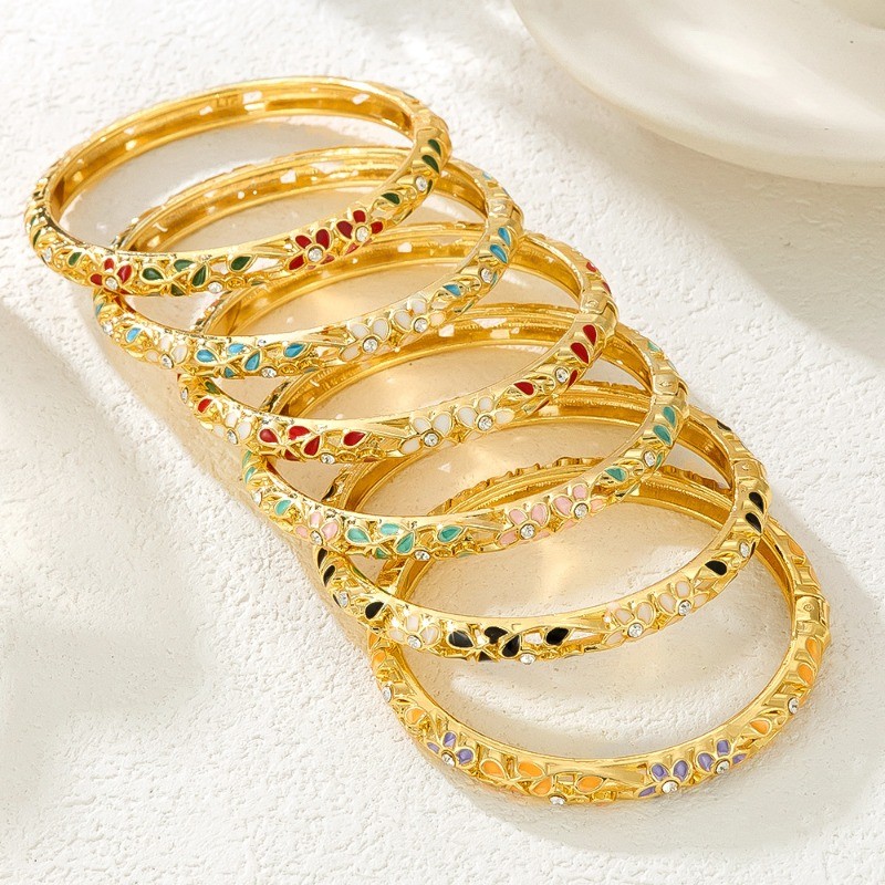 สร้อยข้อมือสุภาพสตรี สไตล์เรโทรดั้งเดิม ประดับด้วยเพชรสีสันสวยงาม