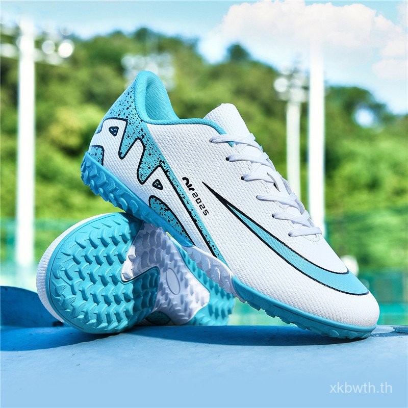 รองเท้าฟุตบอลสไตล์ใหม่ สำหรับผู้ใหญ่และเด็ก สีขาว ใช้งานได้ทั้งการแข่งขันและการฝึกฝน