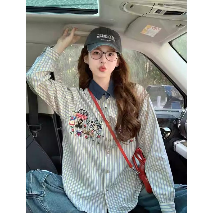 Dahong  💖W657  เสื้อเชิ้ตแขนยาวผู้หญิงแฟชั่น  อเนกประสงค์ ปักลายการ์ตูน ลายทาง สําหรับผู้หญิง