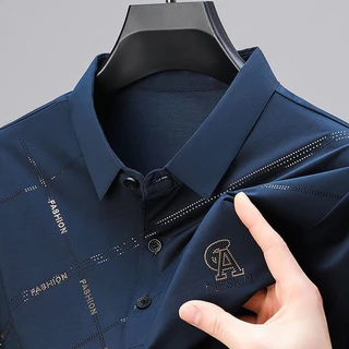 PROMAN เสื้อโปโลผู้ชายคอปกสั้น ผ้าไอซ์ซิลซ์ ลายพิมพ์ สไตล์เกาหลี ทรงหลวมเรียบง่าย ใส่ประจำวัน เหมาะพ่อ
