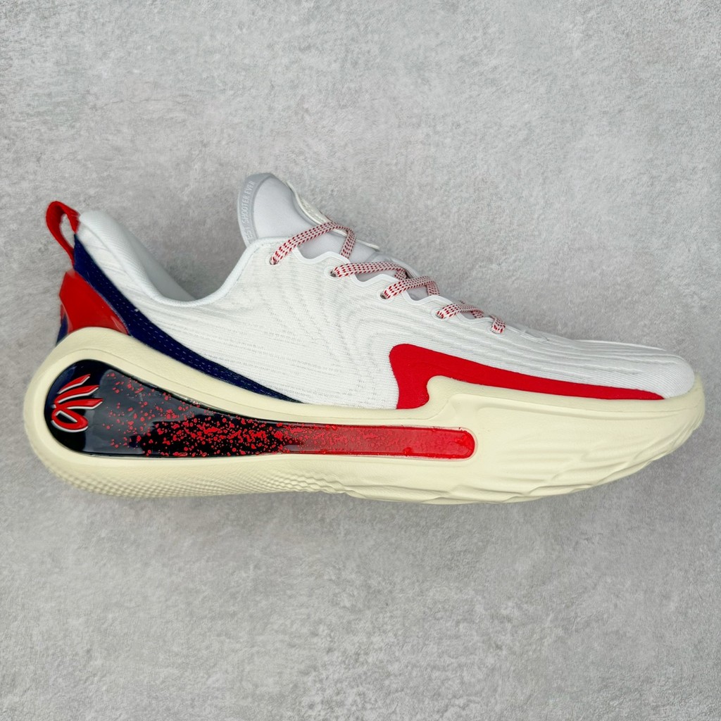 รองเท้าในร่ม Under Armour Curry Flow 12 สำหรับการใช้งานแบบคอมแบท