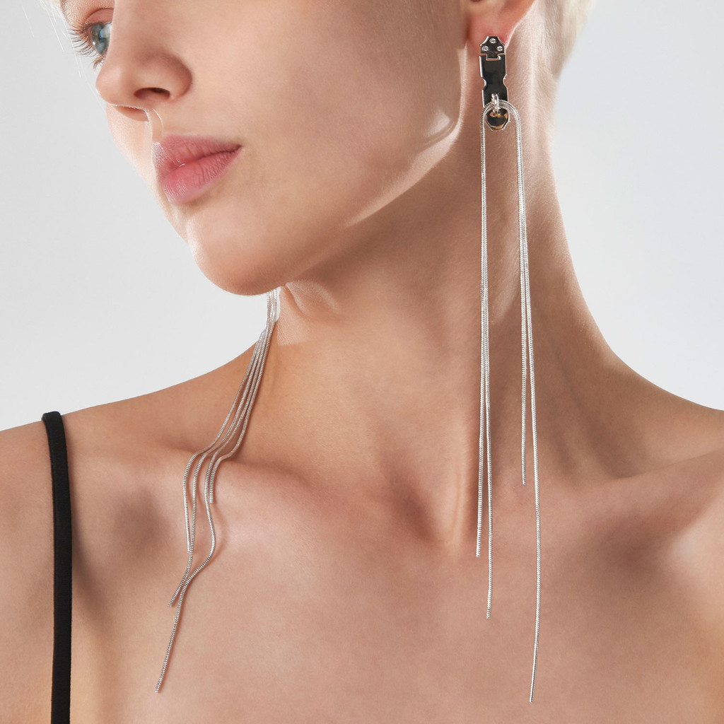 ต่างหูพู่ Chen Zihan สไตล์คล้ายกัน