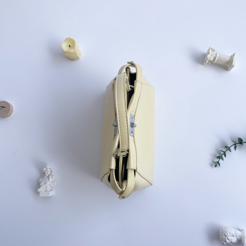 YB2 Quinn Messanger & Sling Bag