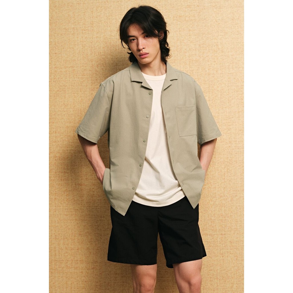 H&M(เอชแอนด์เอ็ม) เสื้อเชิ้ต resort แบบหลวมเนื้อผ้าพื้นผิว ผู้ชาย 1288871_2
