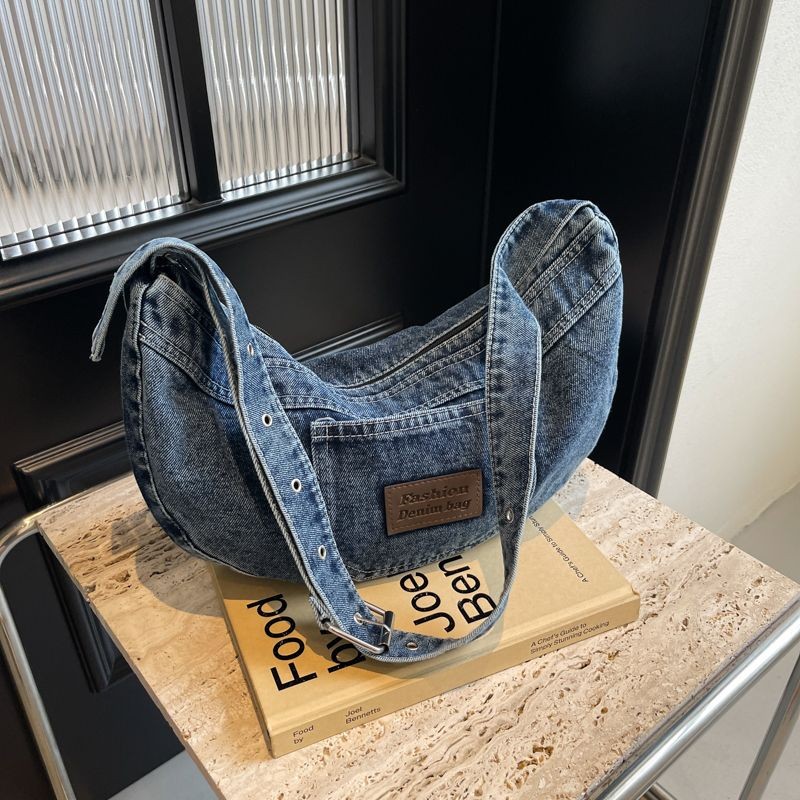 Retro Denim Dumpling Bag สไตล์วิทยาเขตแบบเรโทร มีดีไซน์ทันสมัยสำหรับนักศึกษา พกพาได้ทั้งสายสะพายและขวาง