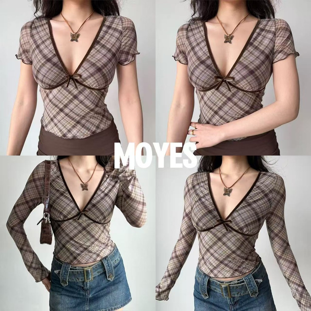MOYES เสื้อยืดผู้หญิงลายตารางทรงสั้นสไตล์วินเทจ แขนยาว/แขนสั้น ผ้ายืดรัดรูป คอวีลึก สไตล์สาวลุคชิล