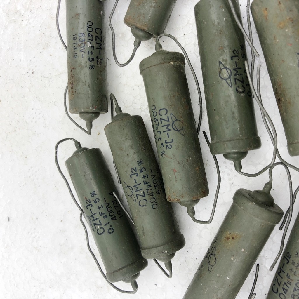 70s Galblader Machine Lotus He Capacitor น้ํามัน Immersion Iron Shell Capacitor CZM-j1 630V0.047 uf