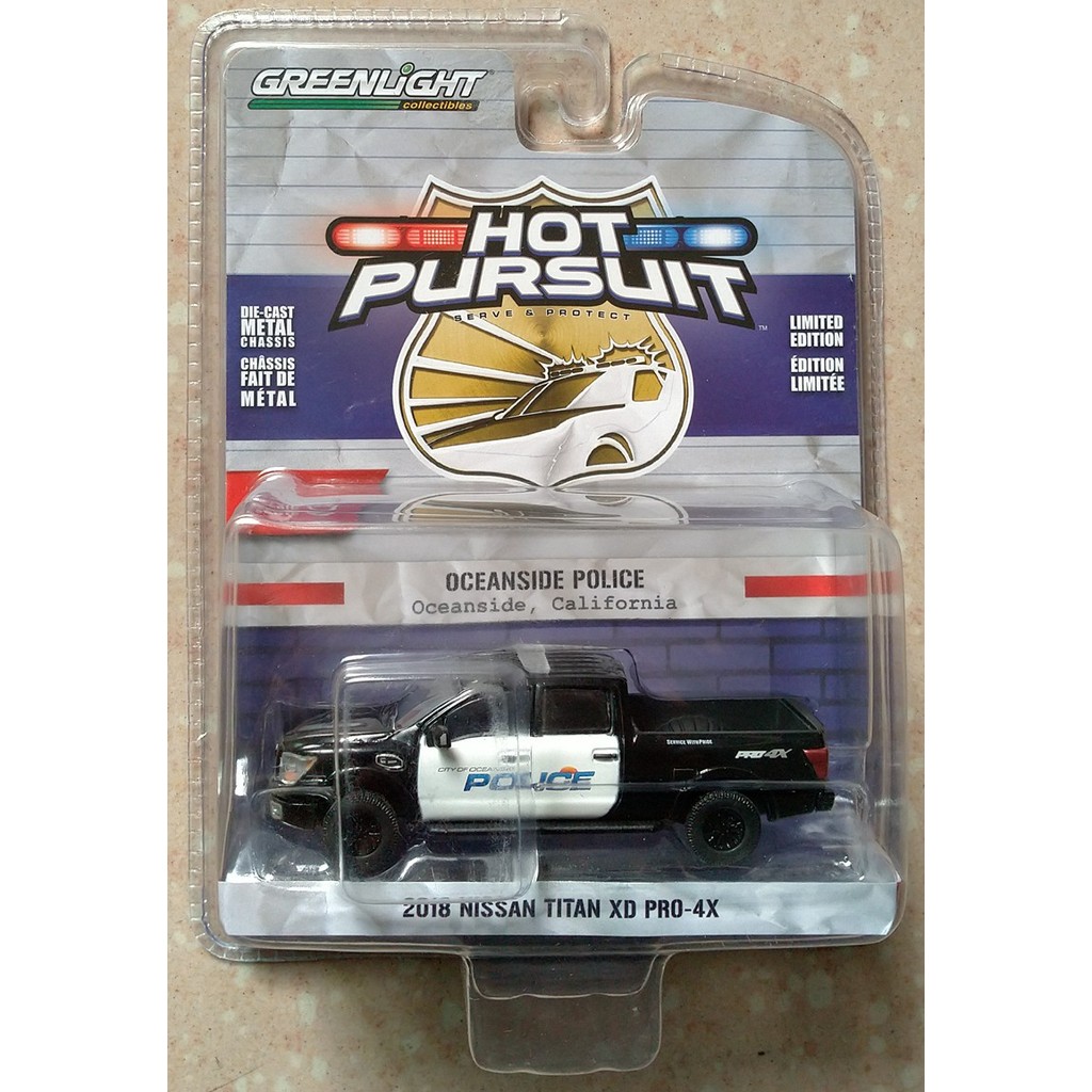 1: 64Greenlight Green Light Alloy Car Model 2018 Nissan Titan XD PRO-4X Card Pack