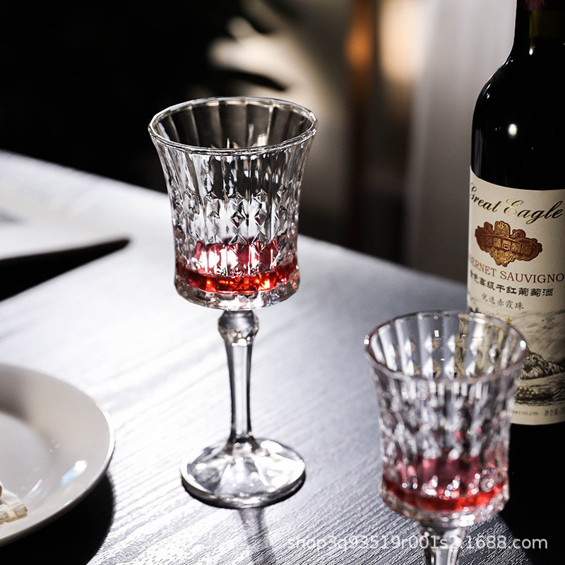 Niche ins French นูนดอกไม้ Goblet แก้วแชมเปญแก้วไวน์หญิงมูลค่าสูง Retro แก้วยุโรป