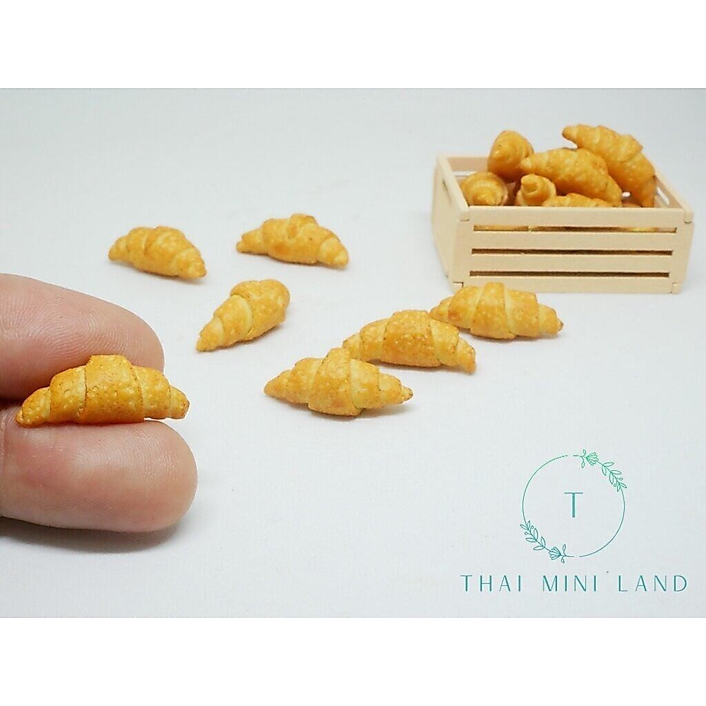 ครัวซองต์เนยสดจิ๋ว ครัวซองต์จิ๋ว งานดินปั้น (ราคา/ชิ้้น) croissant ของจิ๋ว