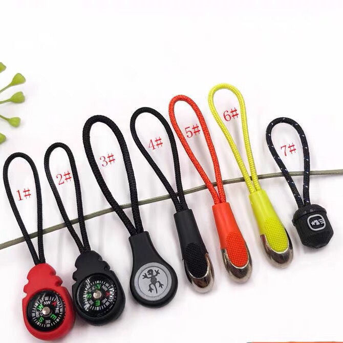 กระเป๋าเป้สะพายหลัง Luminous Drawstring ยืดหยุ่นรอบสีดําปรับปุ่มแบบพกพาที่ถอดออกได้ซิป Puller สีดําส