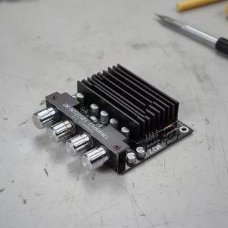 บลูทูธ 2 1 ช่องเครื่องขยายเสียงโมดูลซับวูฟเฟอร์ ZK MT21 BT 5 0 AUX DC 12 24V