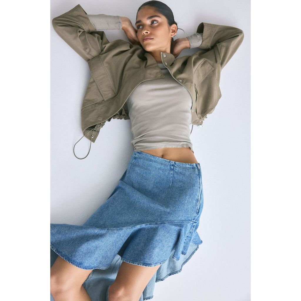 H&M(เอชแอนด์เอ็ม) กระโปรงยีนส์ดีไซน์ไม่สมมาตร ผู้หญิง 1327944_2