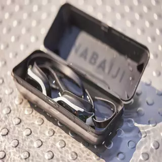 Decathlon Grooved Goggle Box กล่องแบบมีร่องสำหรับใส่แว่นตาว่ายน้ำ - Black