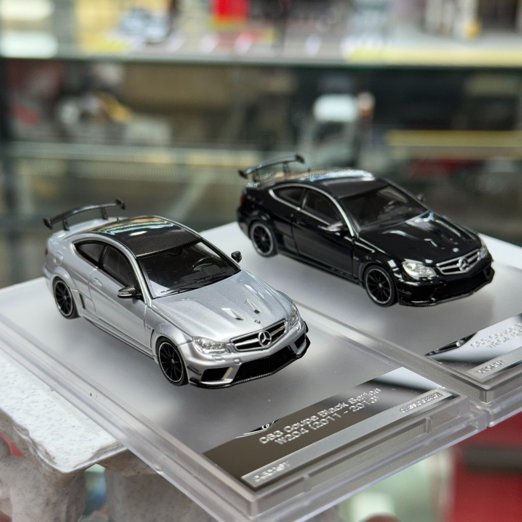 [คลังสินค้าพร้อม] พร้อมส่ง [Classic Garage cg Benz C63 BS Version] 1: 64 Alloy Car 1.ใหม่เอี่ยมที่ยั