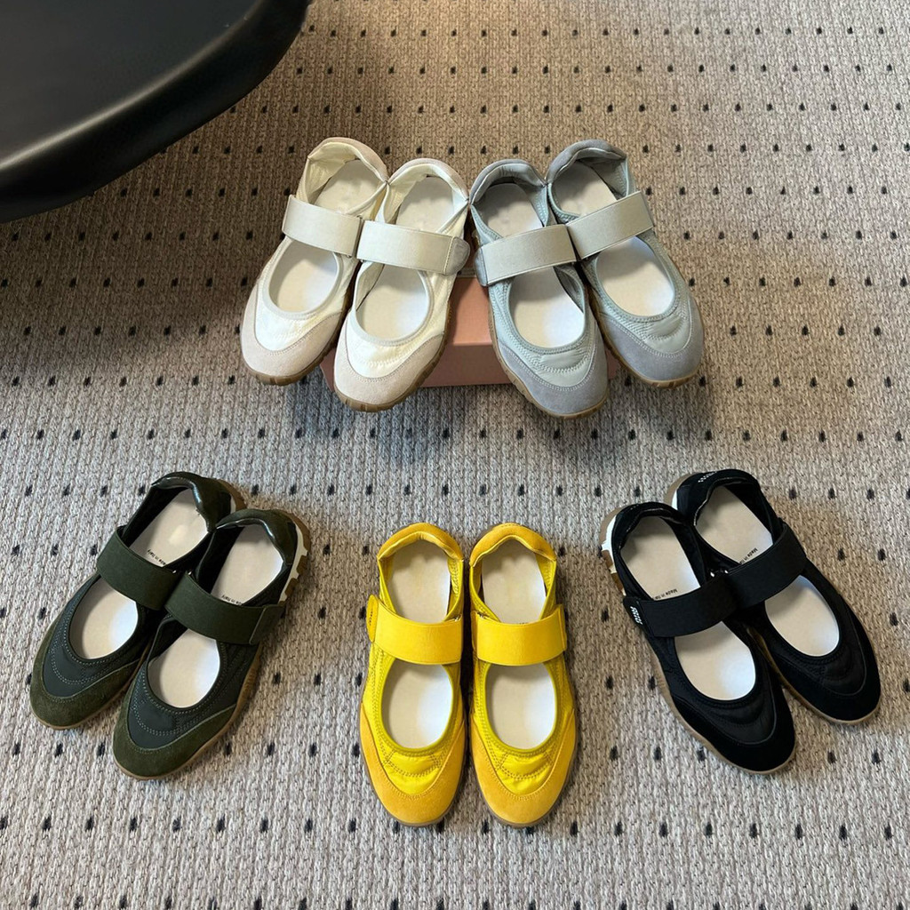 HTUY MIUMIU ของแท้หนังสไตล์ใหม่ Retro สไตล์รอบ Toe Distressed Lace-Up การฝึกอบรมเยอรมันรองเท้าผู้หญิ