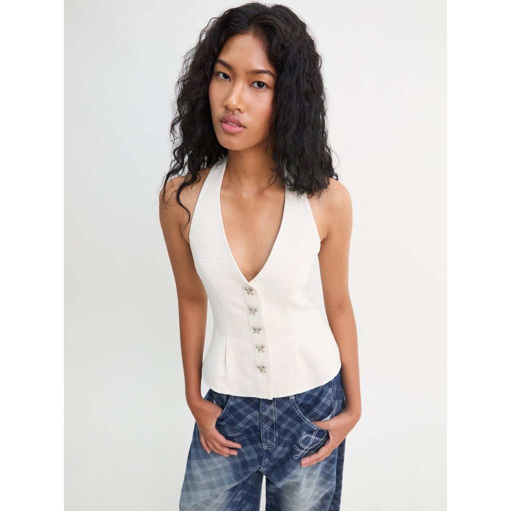 [Pomelo] เสื้อคล้องคอดีเทลกระดุมโบว์ / Halter Vest Top with Bow Button Detail — صورة 2